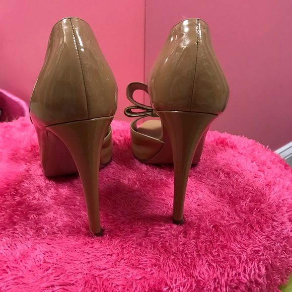 Valentino Sexy Beige Bow Heels - Picture 2 of 5